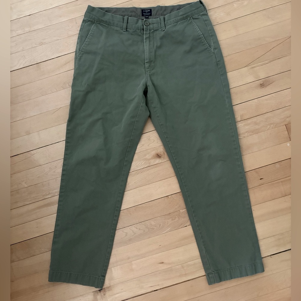 Men’s JCrew Sutton cut pants - size 33/30